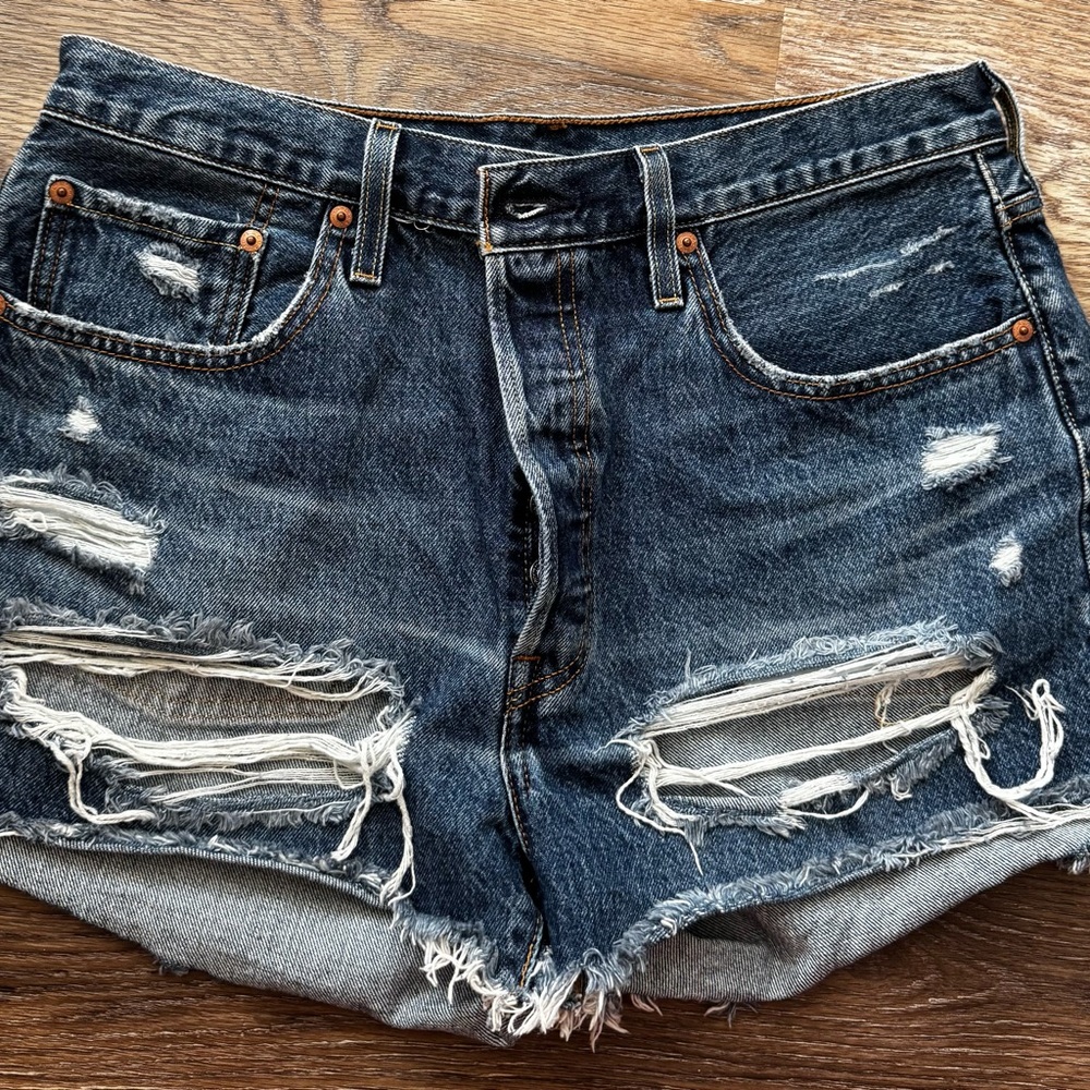 Levi’s Distressed Denim Women Shorts